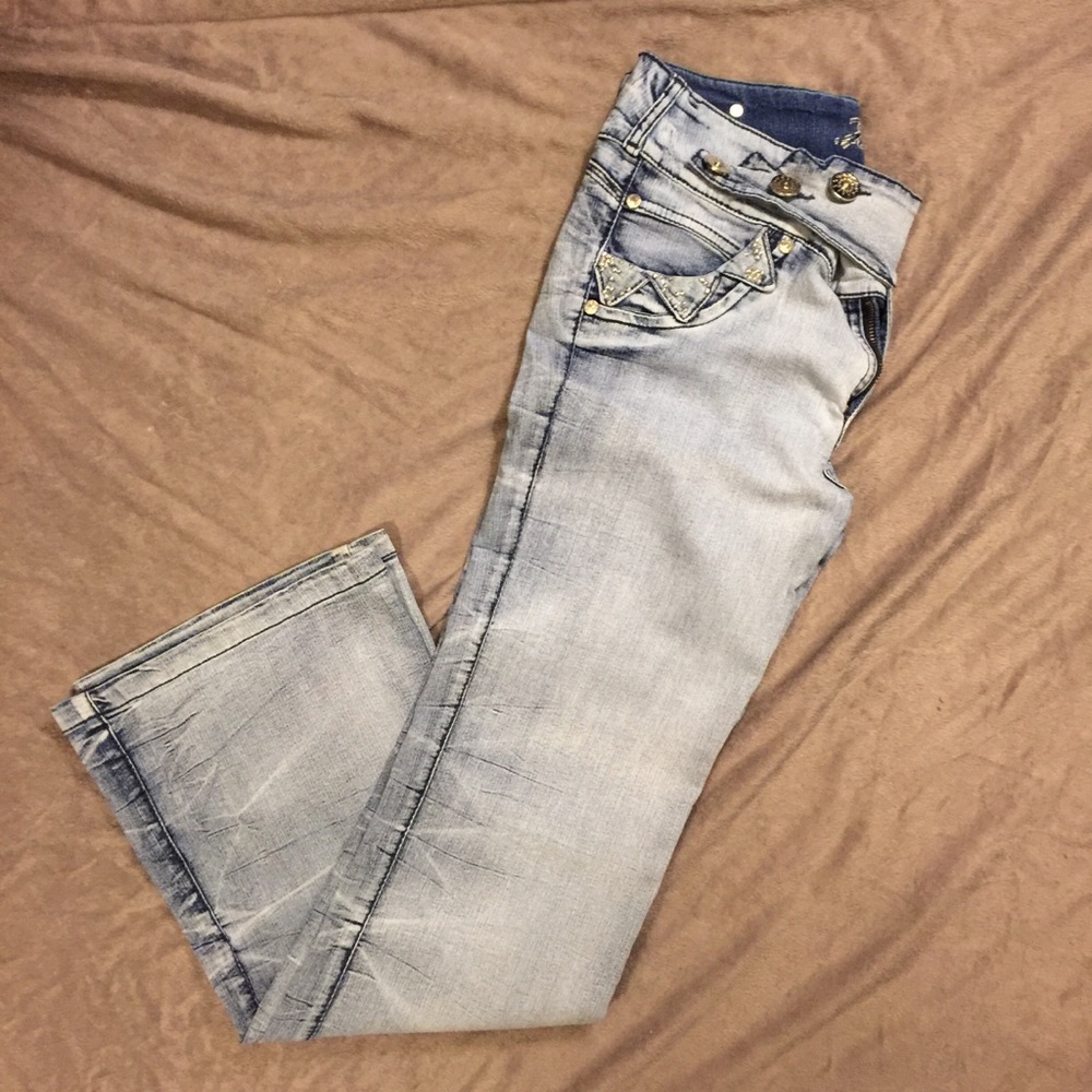 Gio’s Butt Lifting Jeans